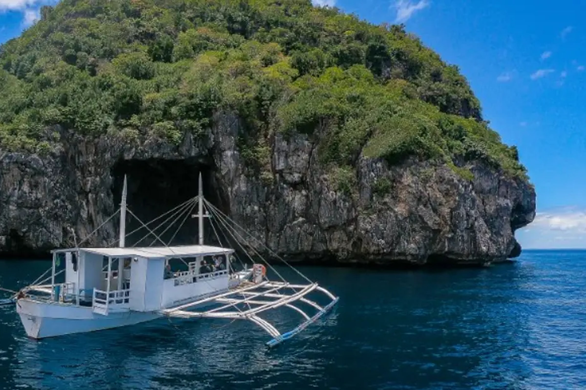 Kalanggaman & Malapascua Island Day Tour with Private Transportation